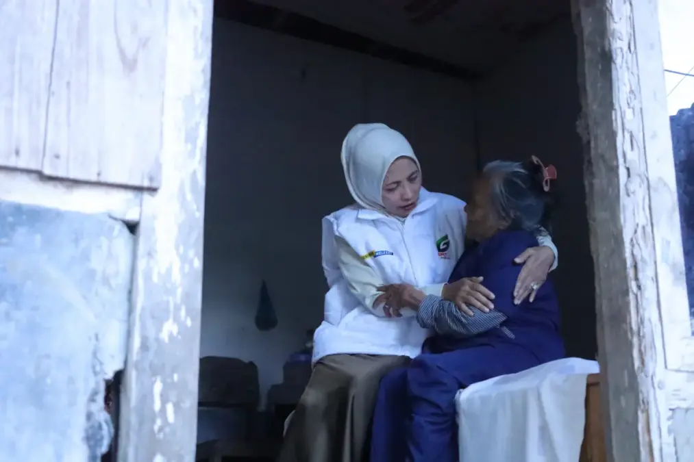 Pasca Dilantik, Ketua Bakti Taskin Kuningan Sambangi Warga Miskin Esktrem.