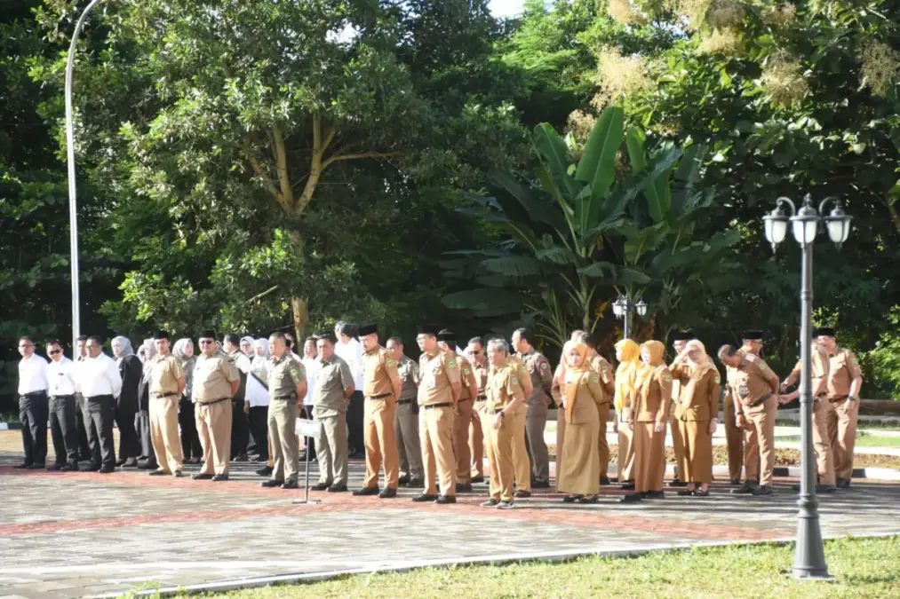 Absen ganda diterapkan di Setda Kuningan.