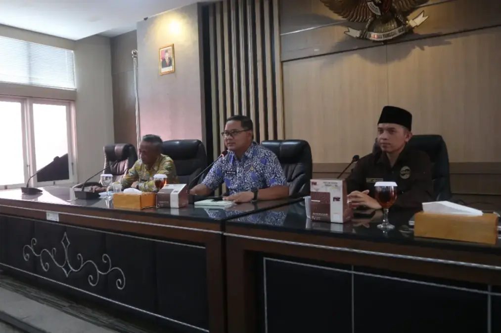 Program "Yuni Sarah" Desa Kertayasa, Jadi Perhatian Pj Sekda Kuningan Kolaborasi pengelolaan sampah desa dan kabupaten.