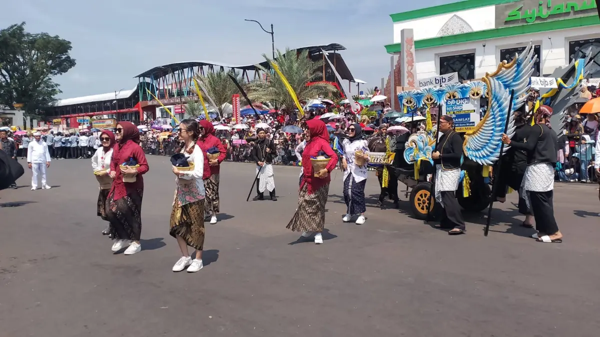 Karnaval budaya Hari Jadi Kuningan.