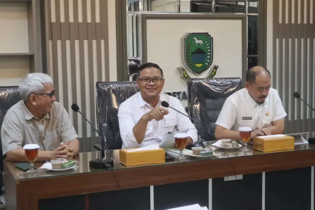 Pengendalian penyakit menular.