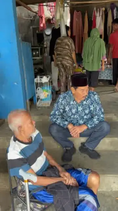Ketua DPRD Kuningan peduli warga tidak mampu.