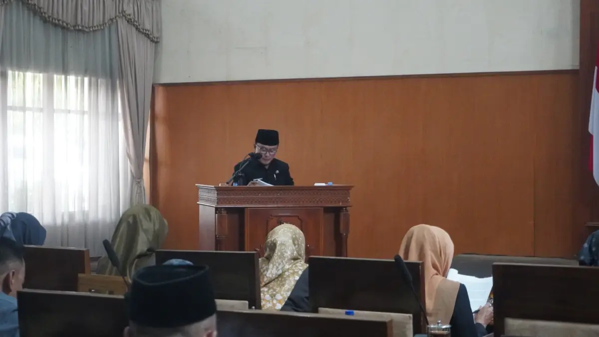 Fiskal Kuningan terpuruk