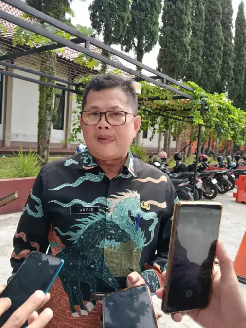 Taufik Rohman Dorong Terwujudnya “Birokrasi JUARA” dalam Seleksi Sekda Kuningan Seleksi calon Sekda Kabupaten Kuningan.