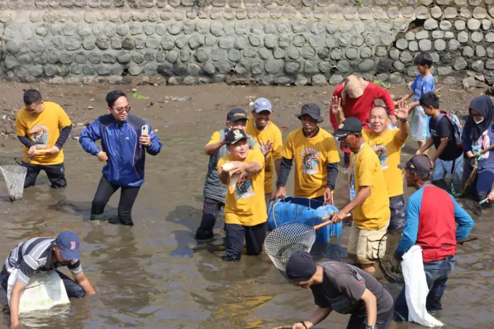 Bupati Dian Ikut Ngobeng Laik di Ciporang.