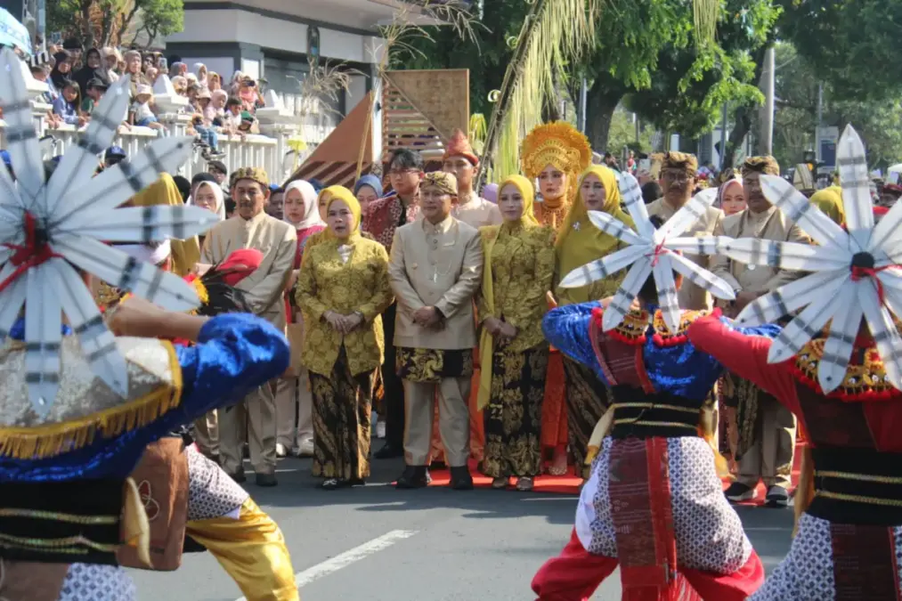 Atraksi budaya Hari Jadi Kuningan.