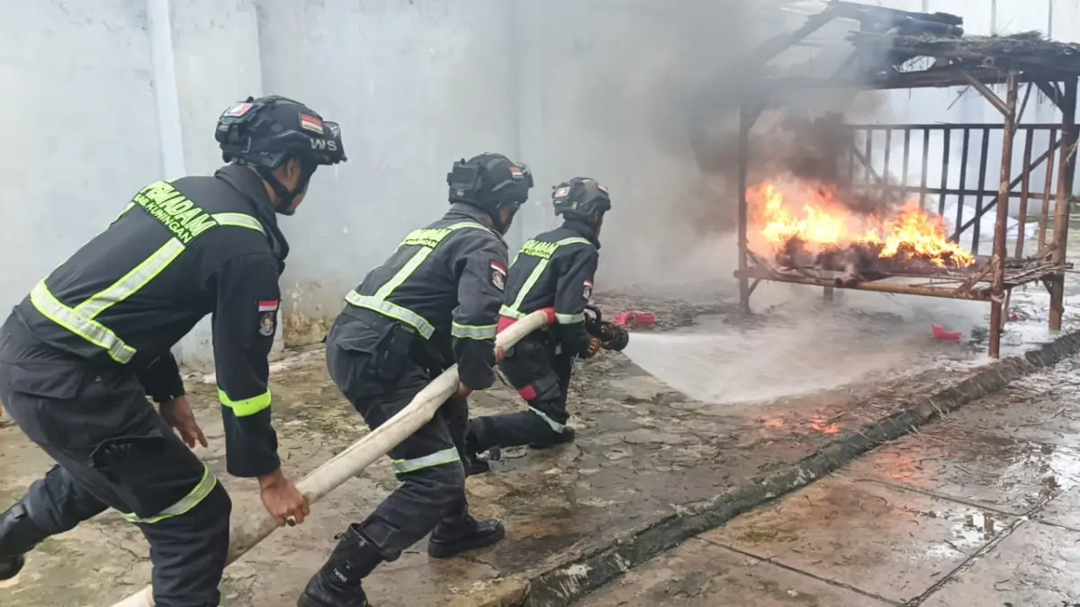 Simulasi penanganan kebakaran