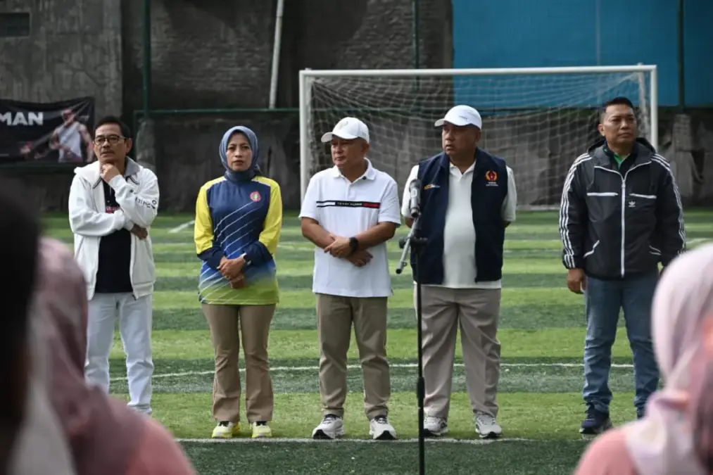 Dua dekade Bank Kuningan .