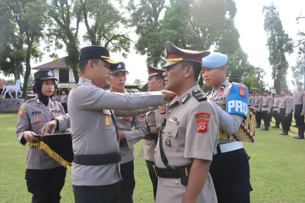 Kariernya Melesat, Ipda Lukman Hakim Dipercaya Jadi Kapolsek Pancalang Sertijab dua kapolsek